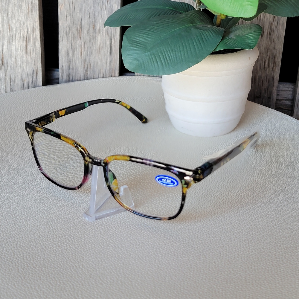 +2.5 Multicolor Square Frame Glasses - Picture 2 of 4